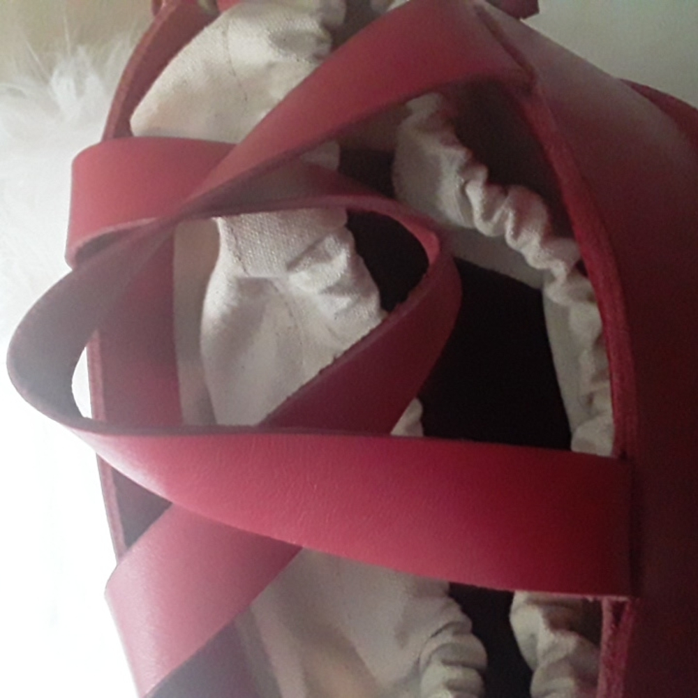 Madewell Red The Austin Crossbody bucket Bag - Picture 8 of 10